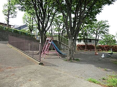 生田雁俣谷公園まで1218m