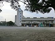 横浜市立南太田小学校まで444m
