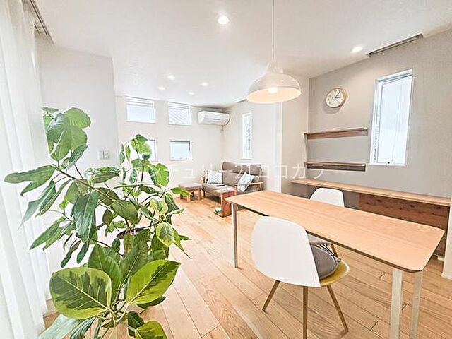 リビング/ダイニング 八王子市千人町4丁目