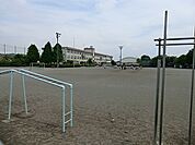 八王子市立松枝小学校まで1228m
