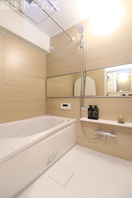1日の疲れが癒される広々としたユニットバスです！