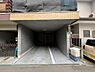 駐車場：【駐車場】 駐車スペース有（車種による）※ＡＩを使用し編集した画像です。細部設備については一部描写が不足している箇所がございますので、あらかじめご了承ください。