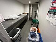 ゴミ置き場、24時間いつでもゴミ出し可能。