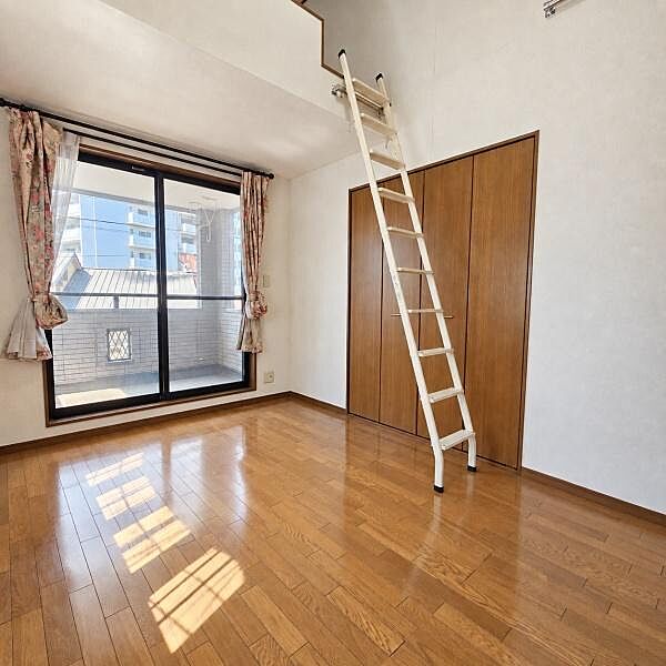 洋室を拡大表示