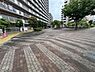 その他：マンションの敷地も広く綺麗に整備されています。
