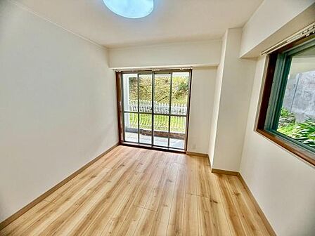 バルコニーに面している明るい部屋です!