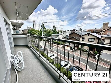 洗濯物は日当たりの良いバルコニーへ!