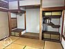 収納：和室収納　様々な高さの棚があり、小物や大きいものまで飾ったり収納したりできます