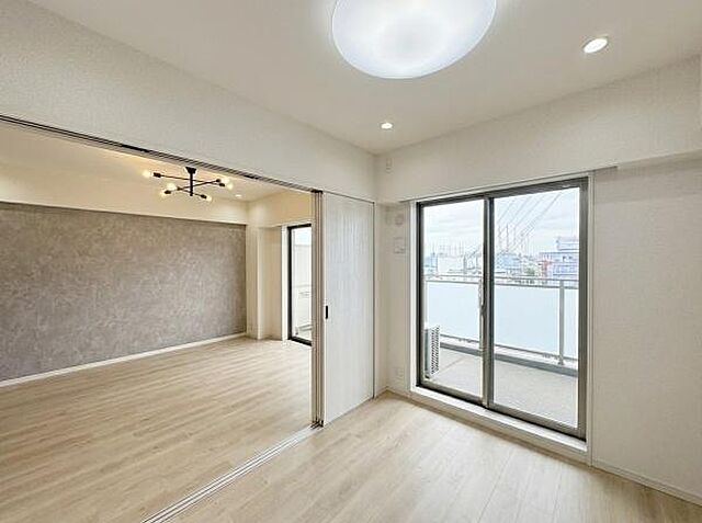 リビング/ダイニング 府中市是政4丁目