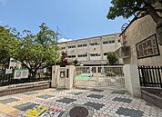 京都市立太秦小学校まで1040m