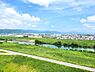 その他：緑豊かな宇治川沿いの自然と四季折々の変化を身近に感じられます。
