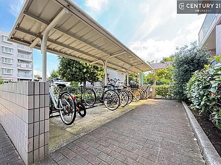 駐輪場は共有です!空き状況に関しては弊社までお気軽にお問い合わせください。