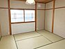 和室：ＣＧ加工済み。ライフスタイルに合わせて多目的に使える空間です。客間として、あるいは家事室や収納スペースとして。この「もうひと部屋」があるゆとりが、日々の暮らしに豊かさと柔軟な変化をもたらします。