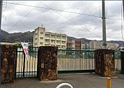 東大阪市立枚岡中学校まで1913m