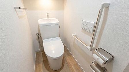 数年前にトイレリフォーム済です♪