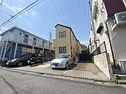 対象地は閑静な住宅街、近くには「ワクワク」する施設や緑も感じられる「街」