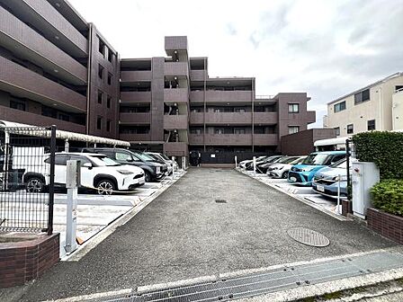 駐車場料金月額12500~14500円(空き状況要確認)