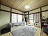 和室：ほっこり気持ちが休まる広々和室。