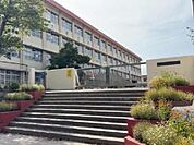 鹿児島市立桜丘東小学校まで346m、桜丘東小学校では、校訓「かしこく・やさしく・たくましく」を大切にしています。