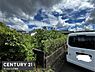 外観：広々とした現地土地写真です。開放感のある空と周辺環境が確認できます。アクセスしやすい敷地で多様な用途に対応可能です。現地の状況を一目で把握できます。