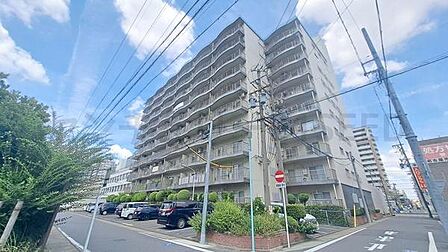 落ち着いたカラーリングの外壁で、時間が経っても飽きのこないデザインです。