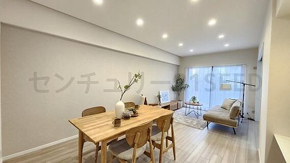家族が自然と集...