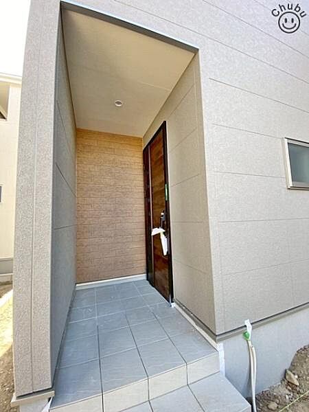 玄関を拡大表示