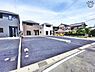 駐車場：お車は2台駐車可能(車種による)！ぜひ現地にて、実際の建物・駐車・環境・街並み・日当たりなどなどご確認ください！平日・お仕事帰りなど、いつでもご案内できますので、お気軽にお問い合わせください！