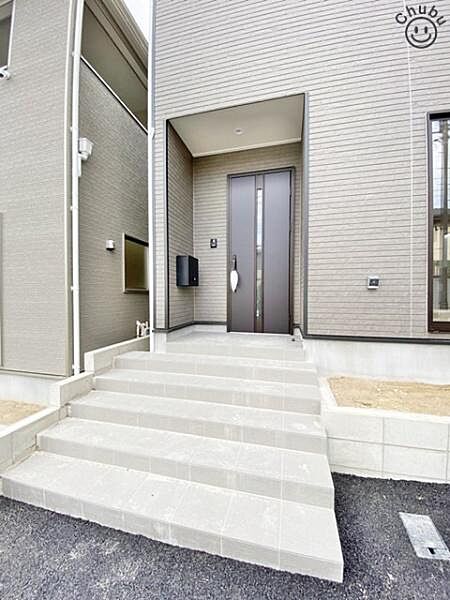 玄関を拡大表示