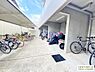 その他：屋根付きの自転車置場