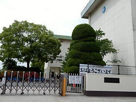 刈谷市立住吉小学校まで1200m