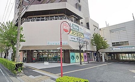 ウシヒロ横須賀店まで150m