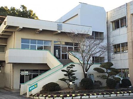 吉田小学校まで2930m