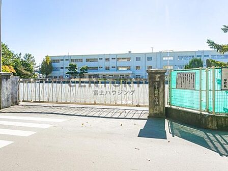茅ヶ崎市立鶴嶺小学校まで1283m