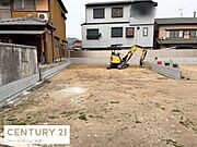 周辺には住宅が立ち並び静かな環境が広がっています。