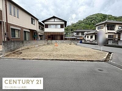 外観:落ち着いた住宅街に位置し周囲には住環境が整った印象です。接道もゆとりがあり開放感を感じられます。建築へのご検討に適した外観です。穏やかな街並みの中での新生活に最適な立地です。 外観:落ち着いた住宅街に位置し周囲には住環境が整った印象です。接道もゆとりがあり開放感を感じられます。建築へのご検討に適した外観です。穏やかな街並みの中での新生活に最適な立地です。