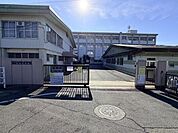 姫路市立白鳥小学校まで1788m