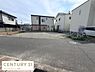 その他：前面道路は舗装されており車の出入りもスムーズに行えます。敷地は平坦で建築計画が立てやすい印象です。周囲には住宅が立ち並び住宅街としての環境が整っています。敷地の形状も利用しやすいです。