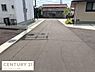 その他：前面道路が広く車の出入りもスムーズに行えます。周辺は整備されており歩行も安心です。住宅地内の静かな環境が感じられます。道路の舗装も新しく清潔感があります。隣接物件との距離もしっかり確保されています。