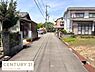 その他：前面道路は幅員がしっかり確保されており住宅地として落ち着いた雰囲気に包まれています。周辺は緑も感じられ日当たりの良い現地です。道路状態も良好でアクセスに便利です。整備された前面道路が安心感を与えます。