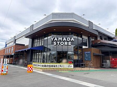 ヤマダストアー新辻井店まで1925m