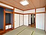 和室：リビング横の和室です。畳の表替えなどを行いました。