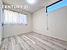 洋室：子供部屋にいかがでしょうか♪趣味部屋やワークスペースにも(^^♪風通し良好です(^^♪クローゼット収納です！