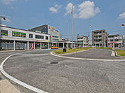 小田急江ノ島線「高座渋谷」駅まで1366m、再開発により駅周辺はめざましい発展を続けています。東口にはイオン大和SC・西口にもスーパー等があり便利な駅です。