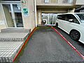 駐車場は2台分...