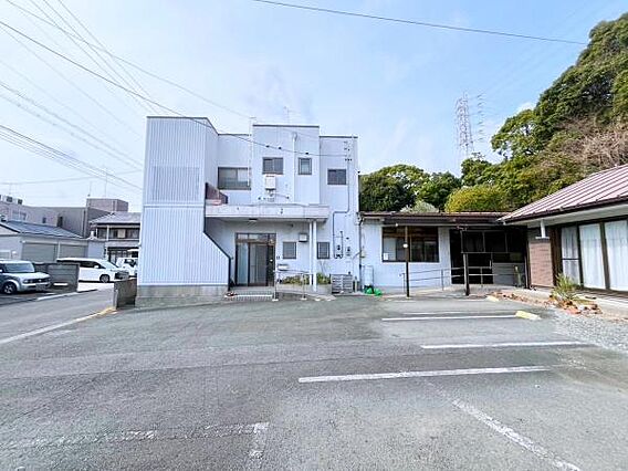 広々駐車場付き...