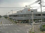 北本郵便局まで1226m、郵便や配達のサービスがあり、徒歩圏内にあると便利ですね。