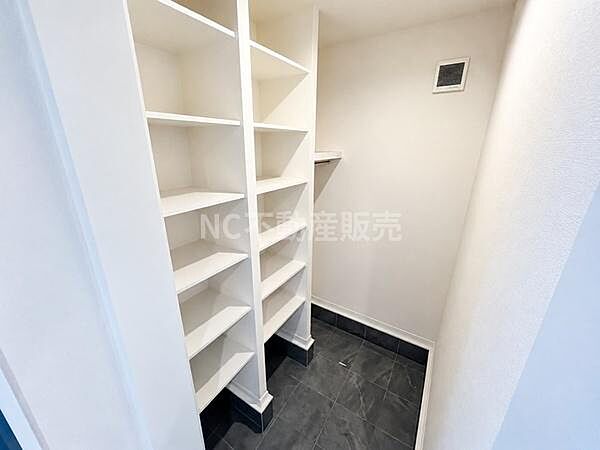 玄関を拡大表示