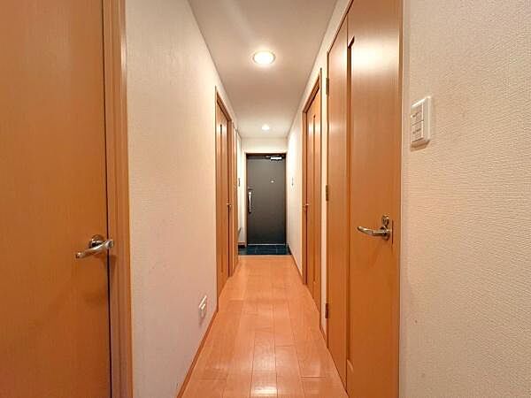 玄関を拡大表示