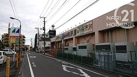 マルフジ 福生店まで586m